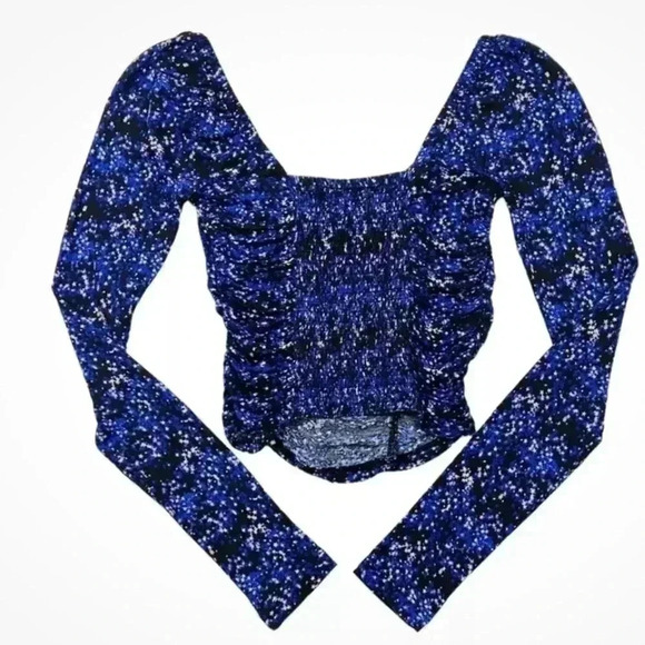 URBAN OUTFITTERS CROP TOP MEDIUM JULIANA CREPE CUTOUT CROPPED BLUE STAR … - Picture 3 of 6